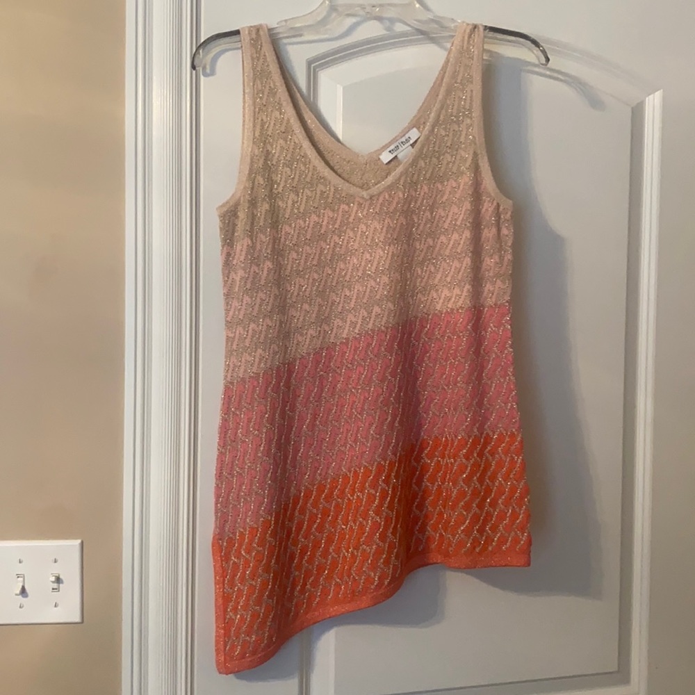 White House Black Market sleeveless shirt worn once Sz Small